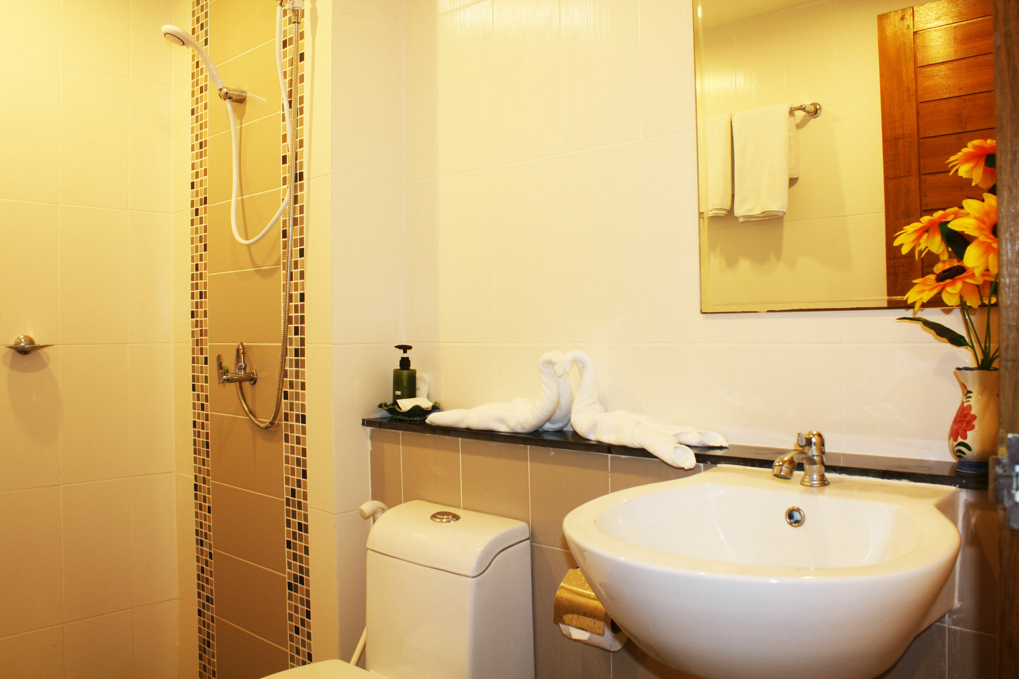 Hotel At 3*